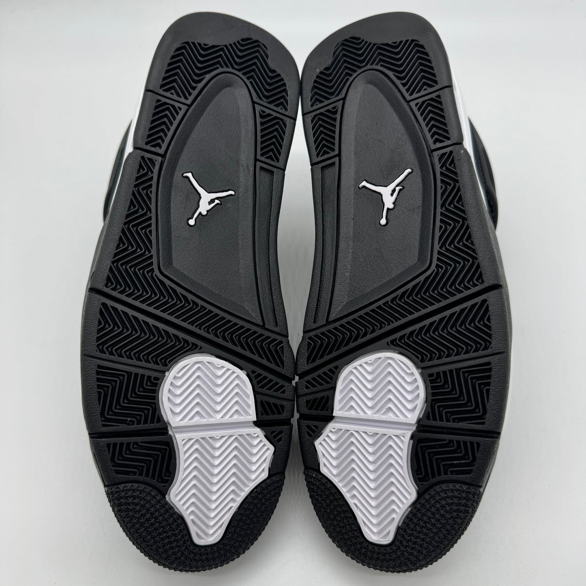 Jordan 4 White Thunder