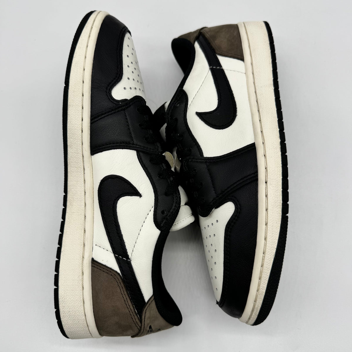 Jordan 1 Low OG Mocha