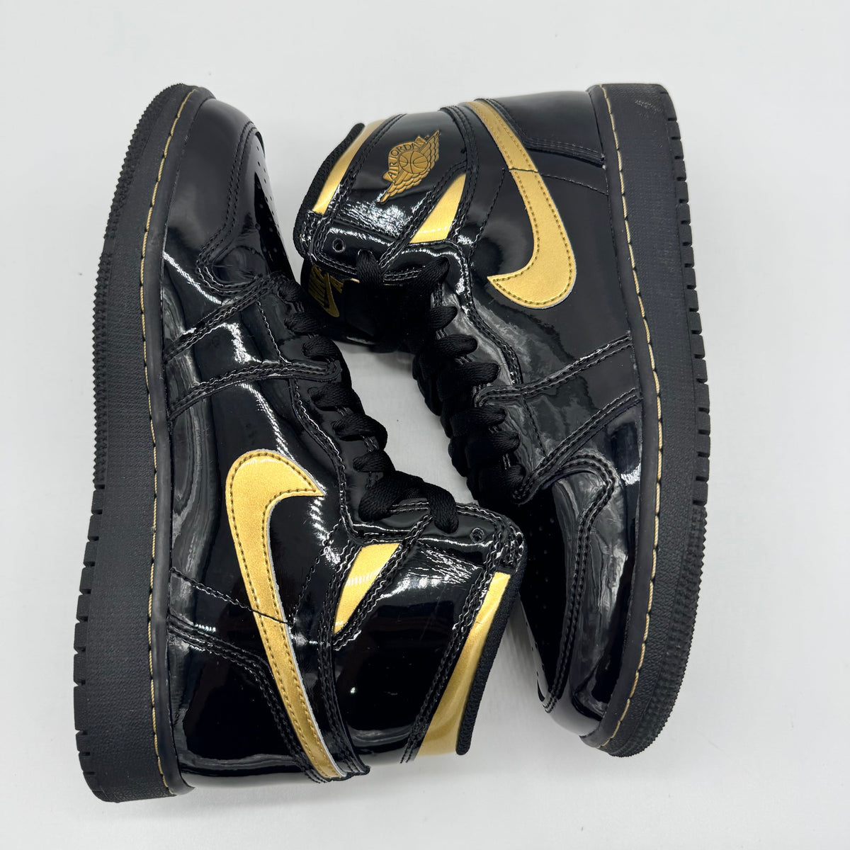 Jordan 1 High Black Metallic Gold (2020) (GS)