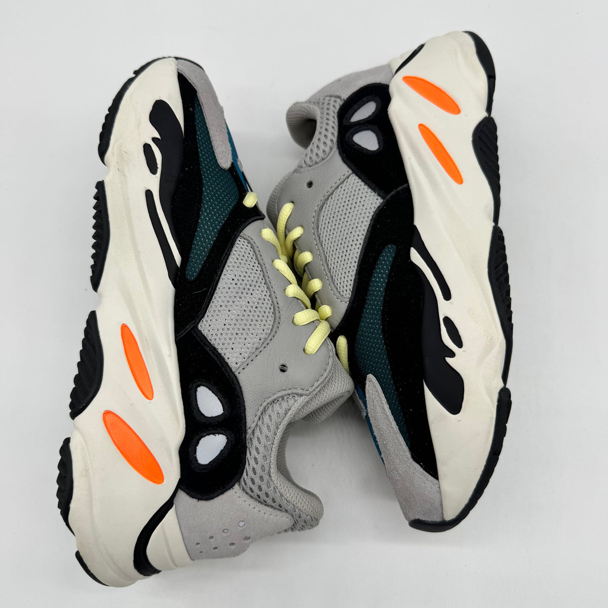 Adidas Yeezy Boost 700 Wave Runner
