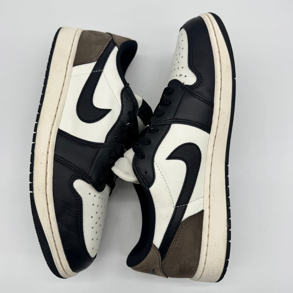 Jordan 1 Low OG Mocha