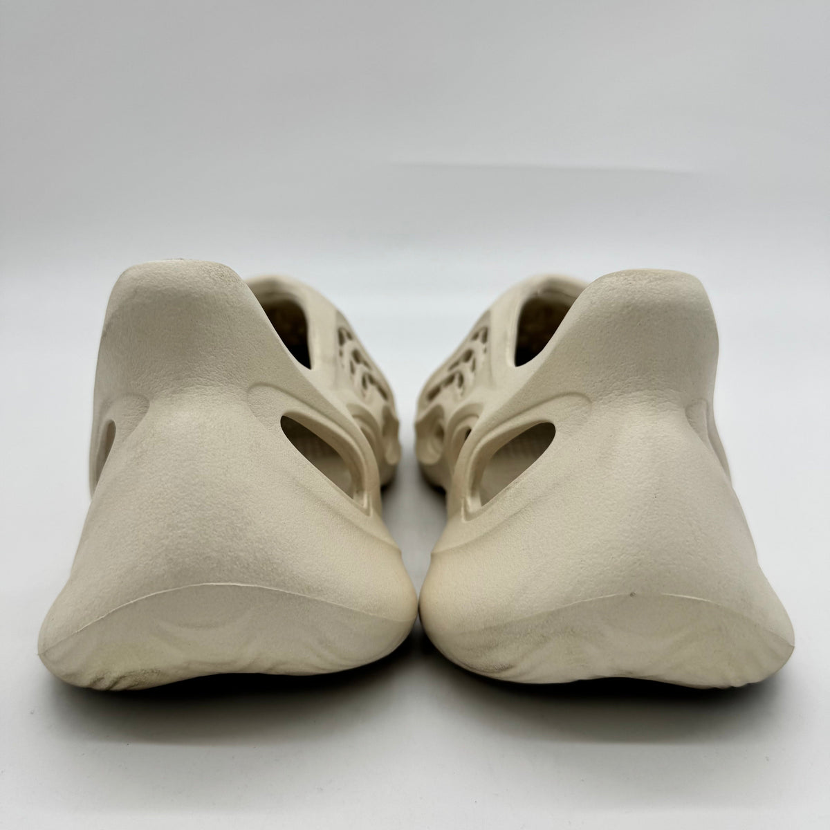 Adidas Yeezy Foam RNNR Sand
