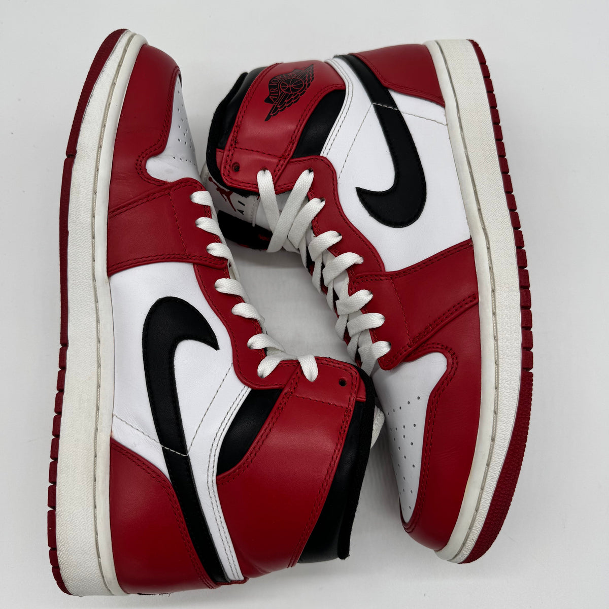 Jordan 1 Chicago (2013)