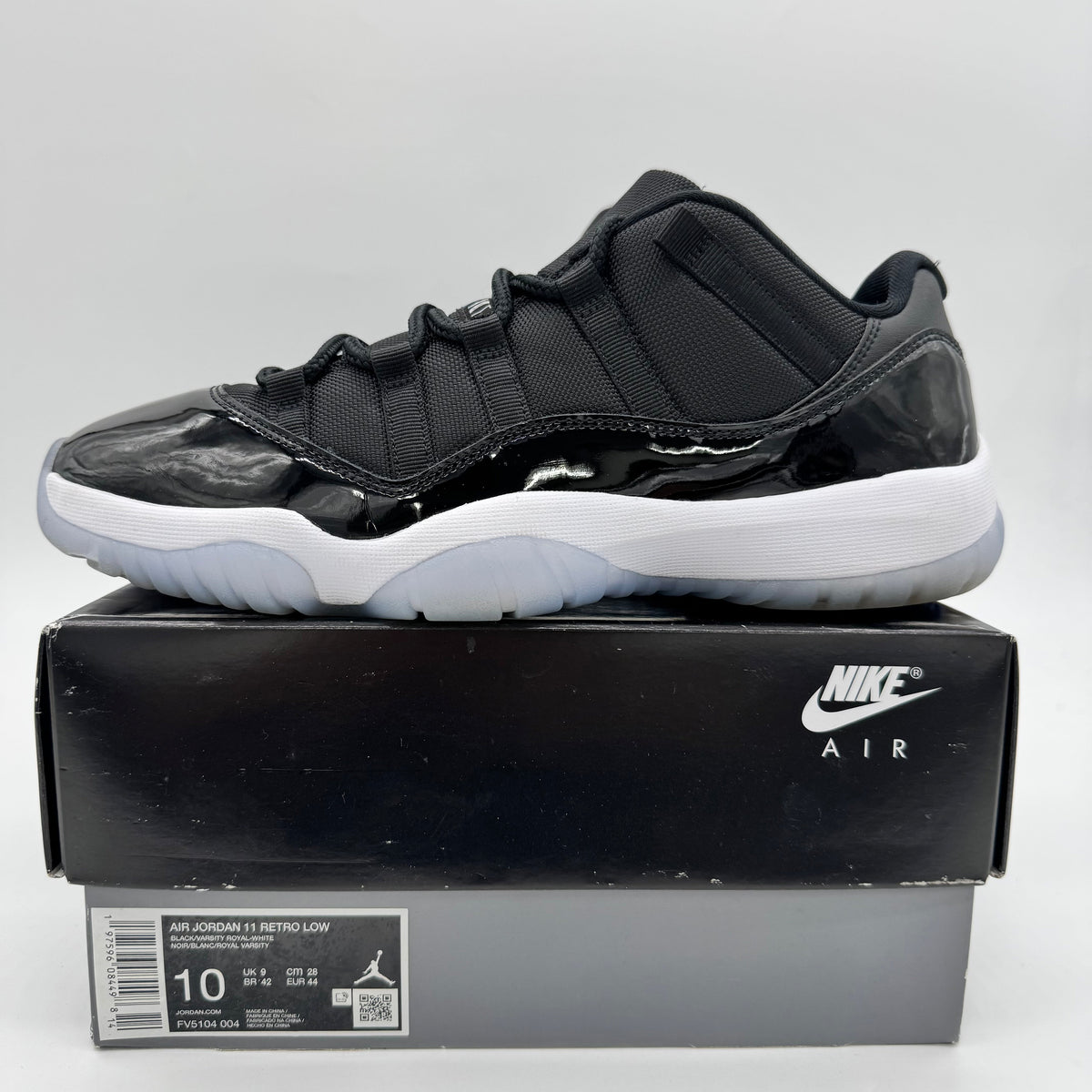 Jordan 11 Low Space Jam