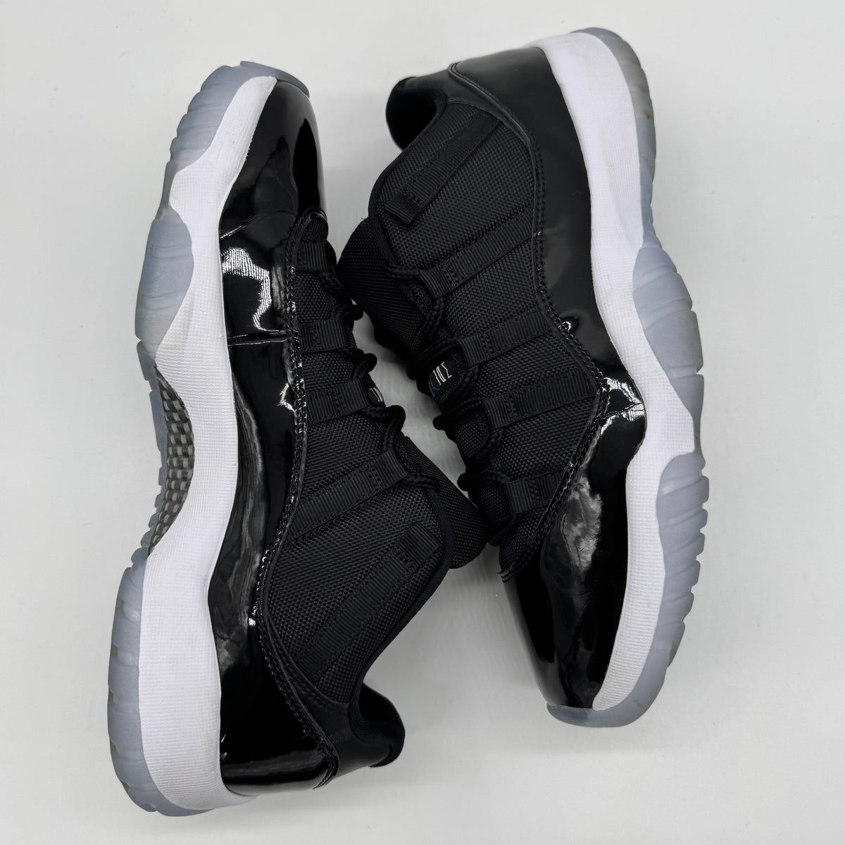 Jordan 11 Low Space Jam