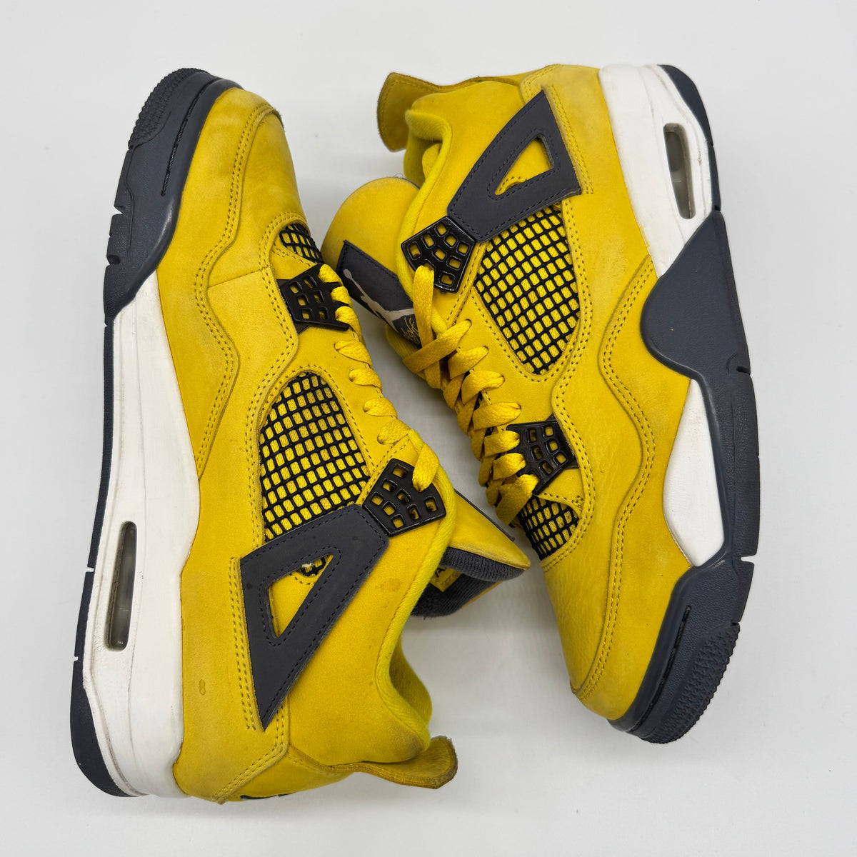 Jordan 4 Lightning (2021)