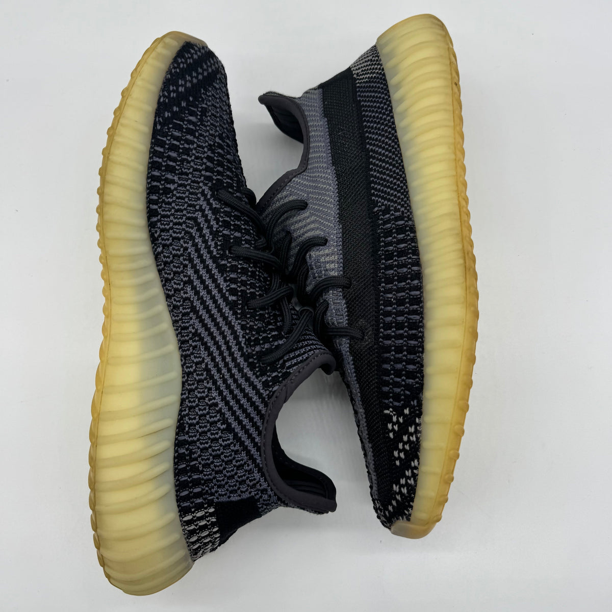 Adidas Yeezy Boost 350 V2 Carbon