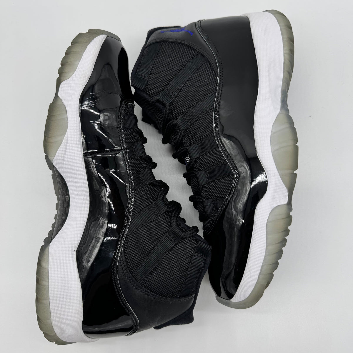 Jordan 11 Space Jam (2016)