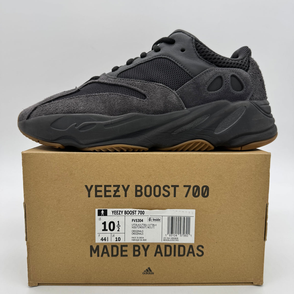 Adidas Yeezy Boost 700 Utility Black