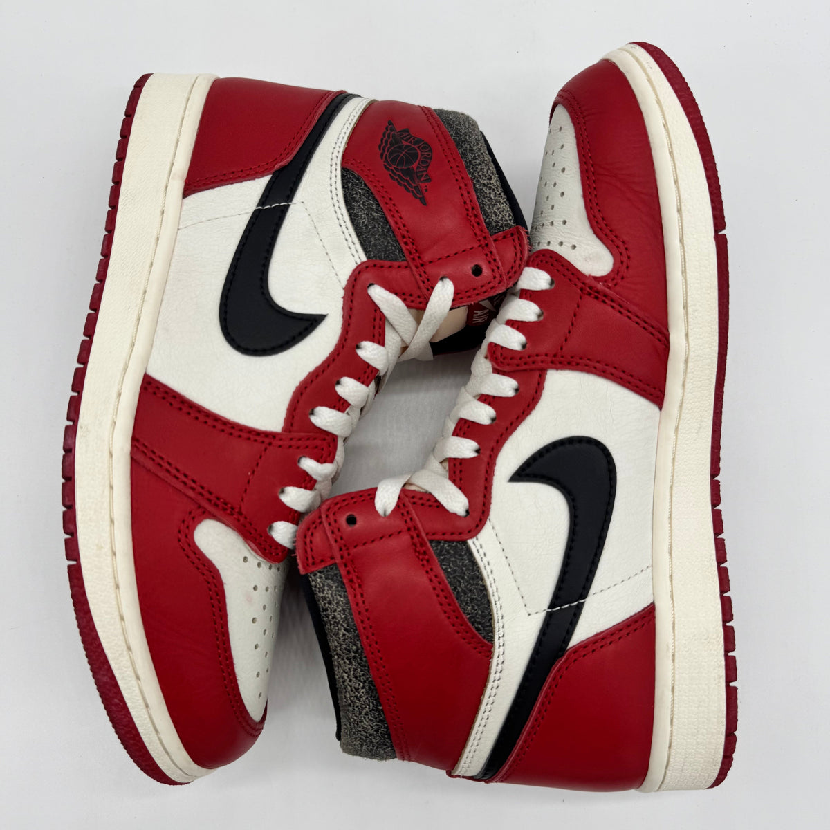 Jordan 1 High OG Chicago Lost and Found