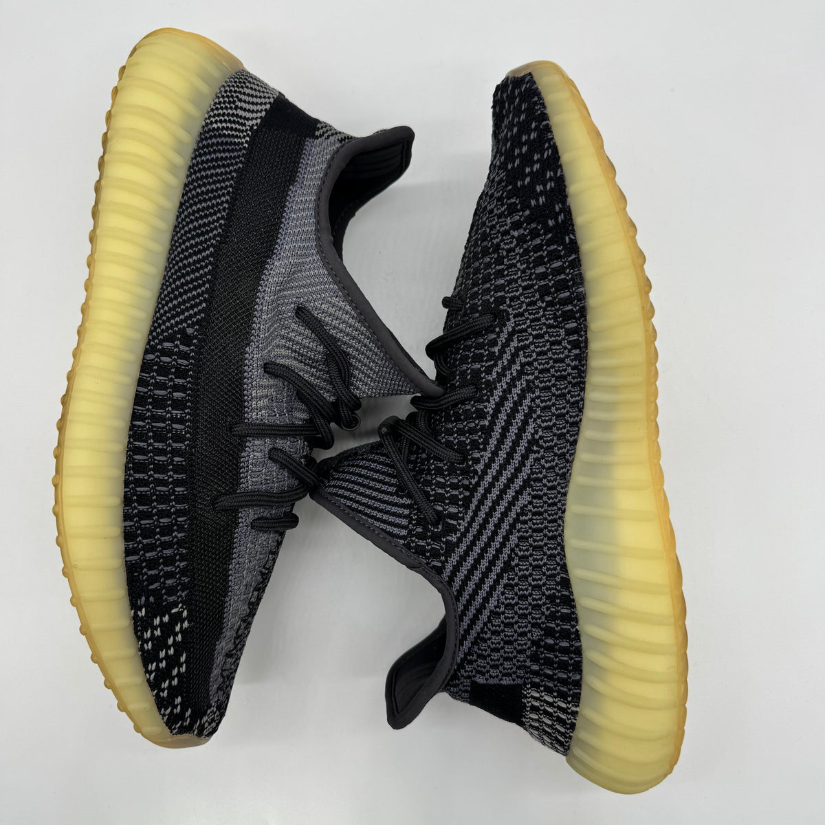 Adidas Yeezy Boost 350 V2 Carbon