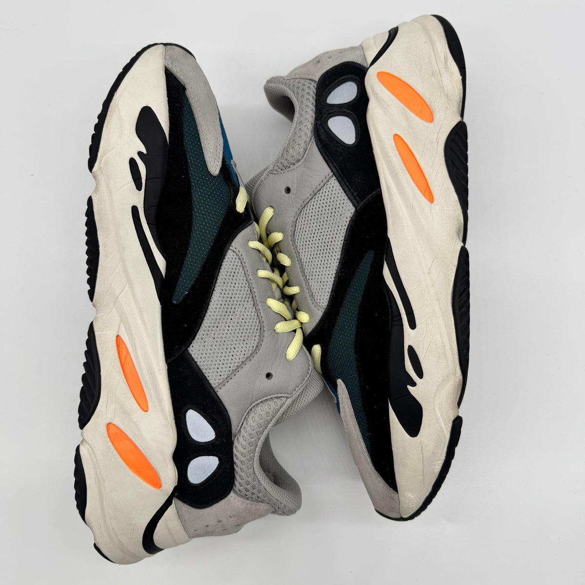 Adidas Yeezy Boost 700 Wave Runner