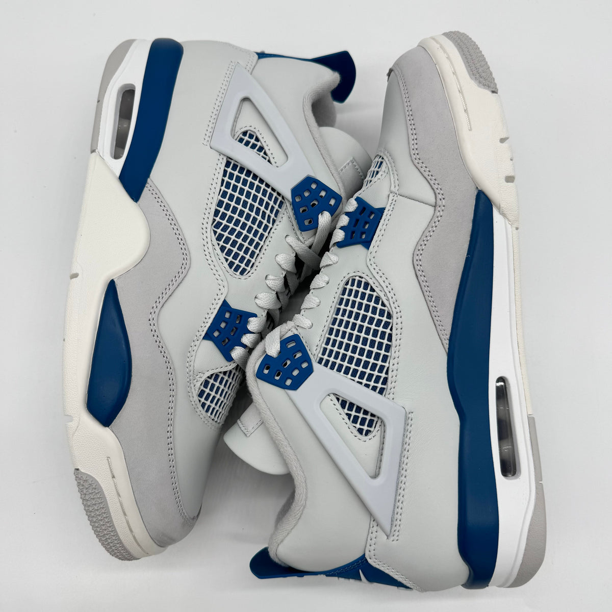 Jordan 4 Military Blue (2024)