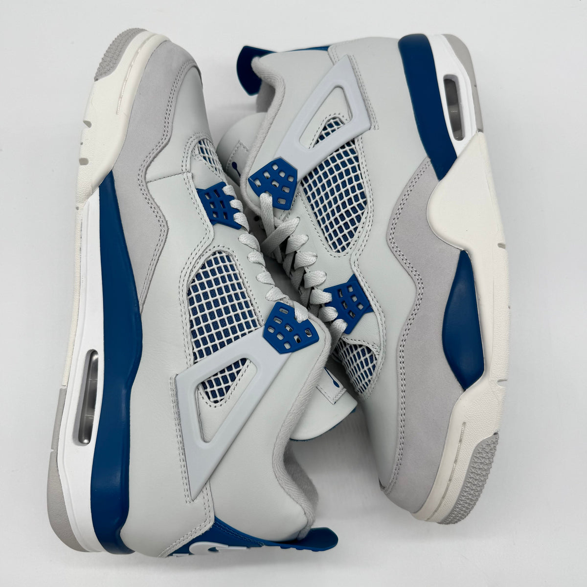 Jordan 4 Military Blue (2024)