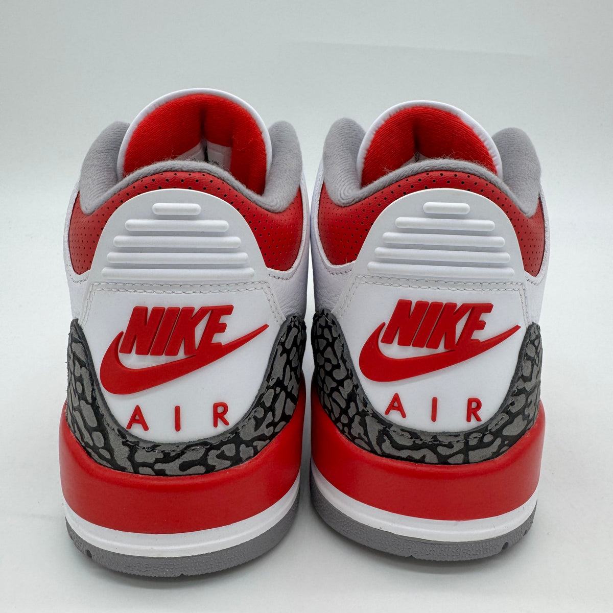 Jordan 3 Fire Red (2022)