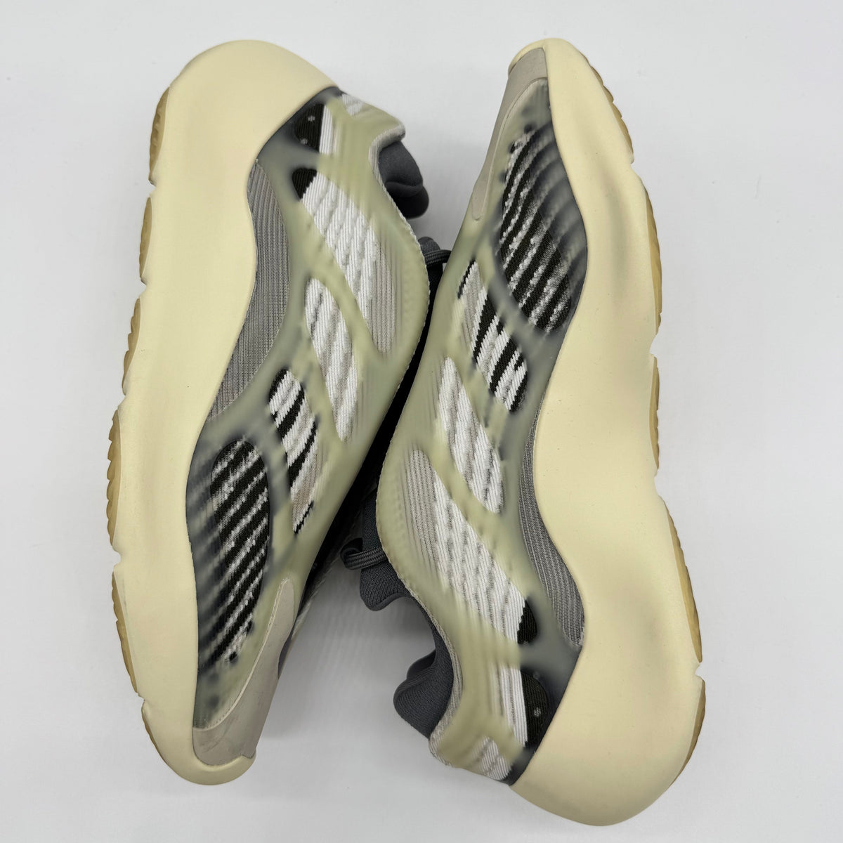 Adidas Yeezy 700 V3 Fade Salt