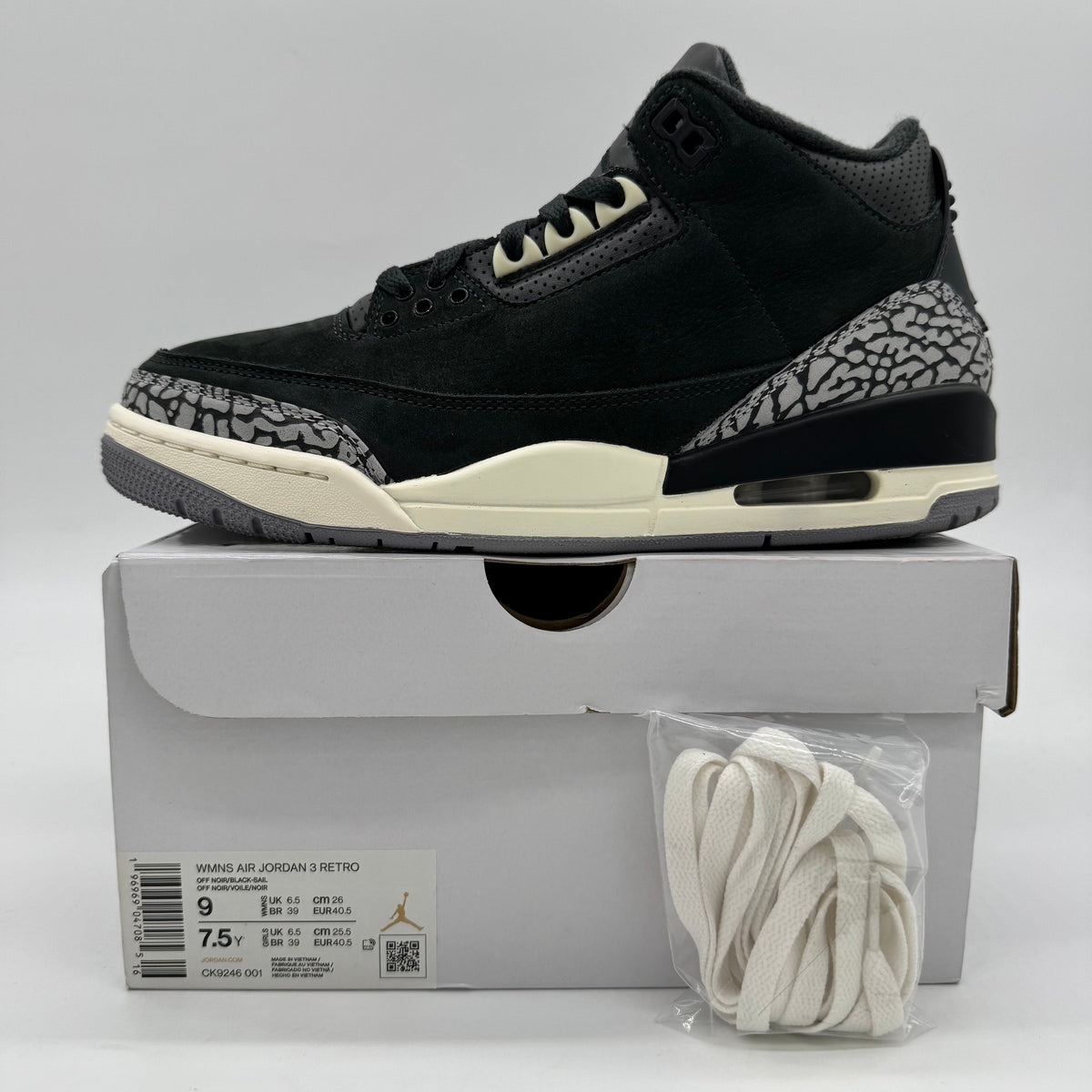 Jordan 3 Off Noir (Women's)