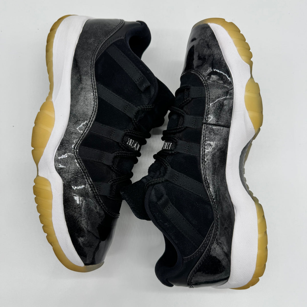 Jordan 11 Low Barons