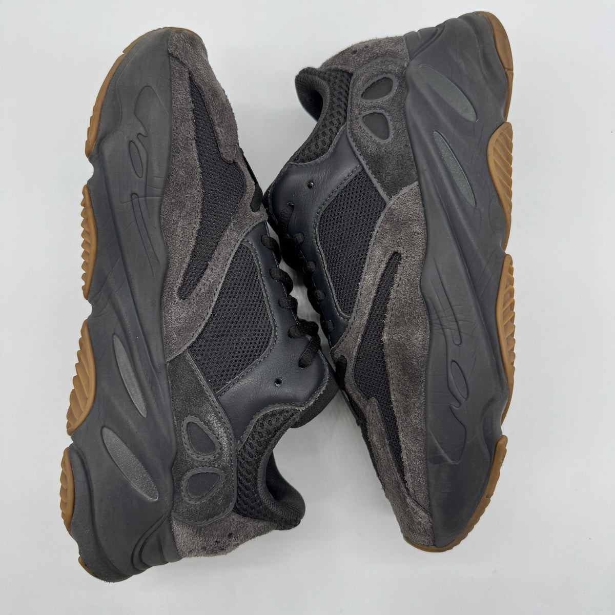 Adidas Yeezy Boost 700 Utility Black