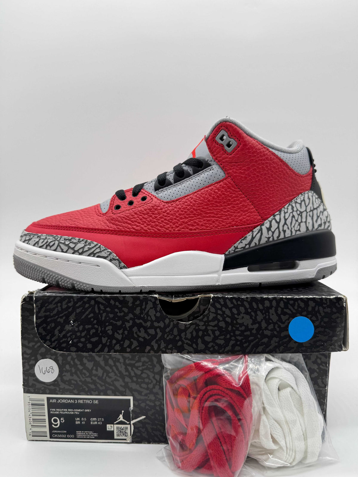Jordan 3 SE Unite
