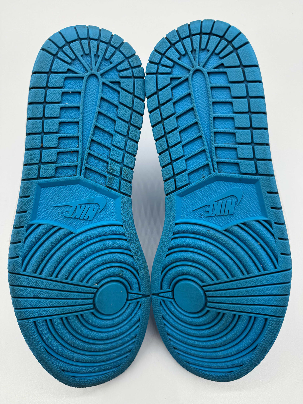 Jordan 1 High UNC