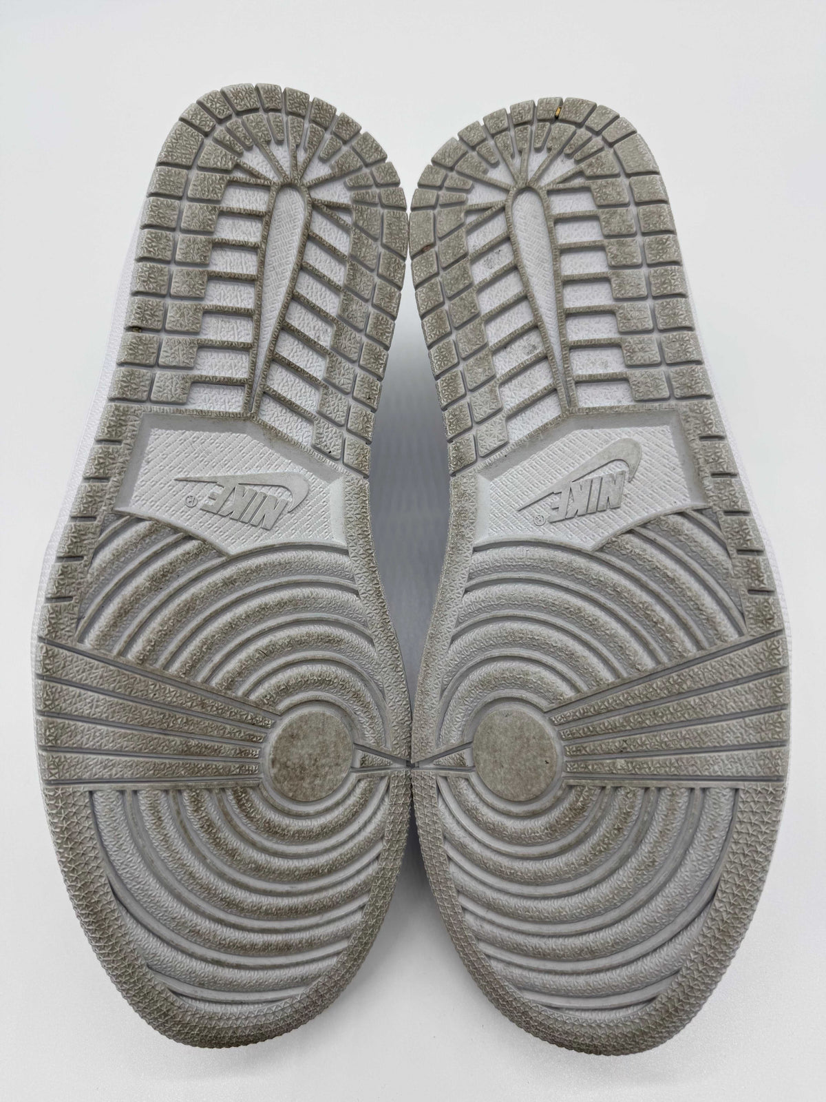 Jordan 1 Low Neutral Grey (2021)