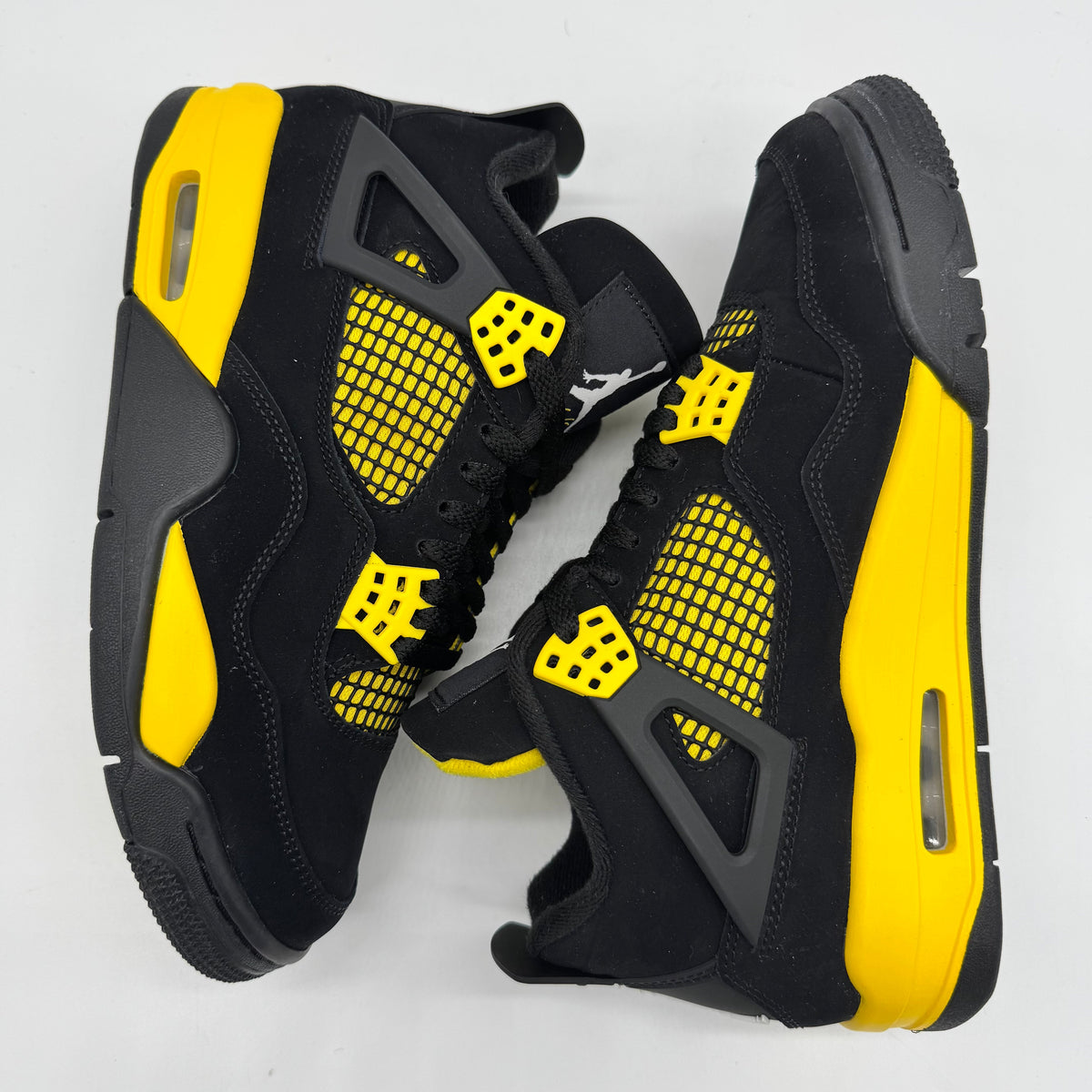 Jordan 4 Thunder (2023)