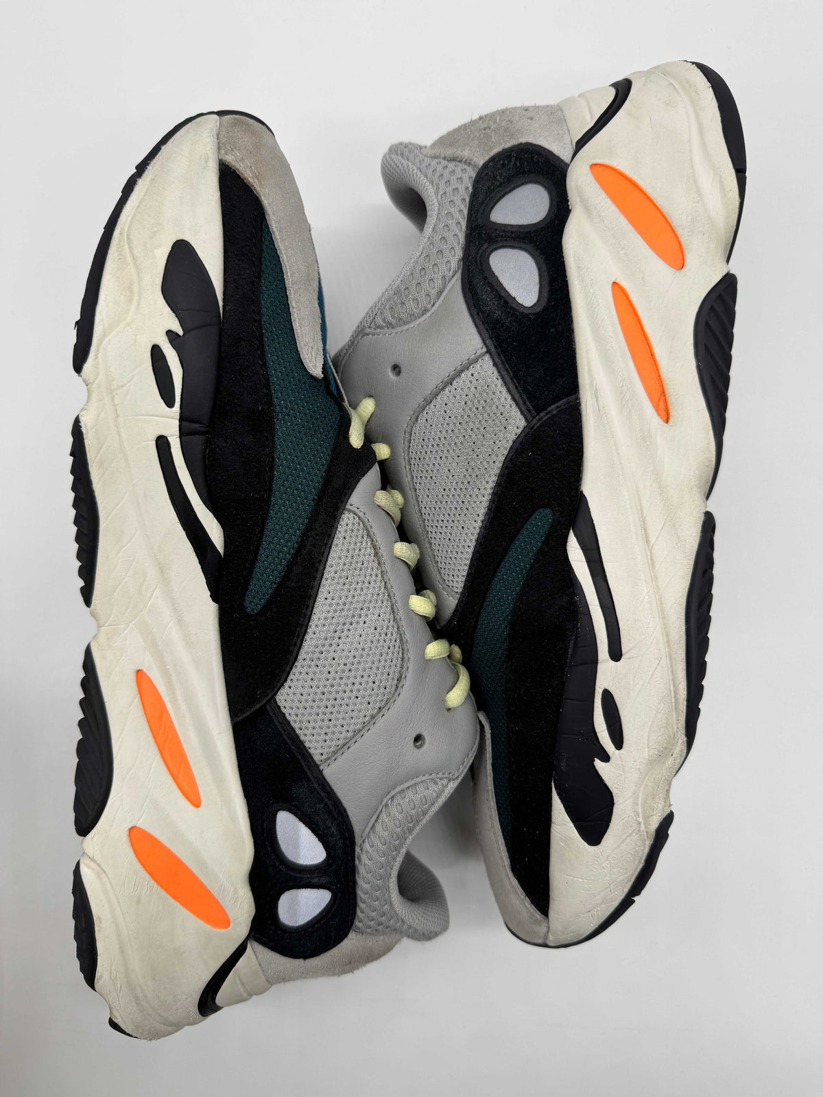 Adidas Yeezy Boost 700 Wave Runner