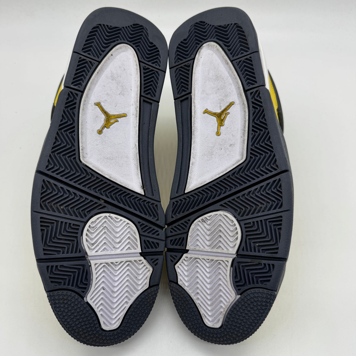 Jordan 4 Lightning (2021)