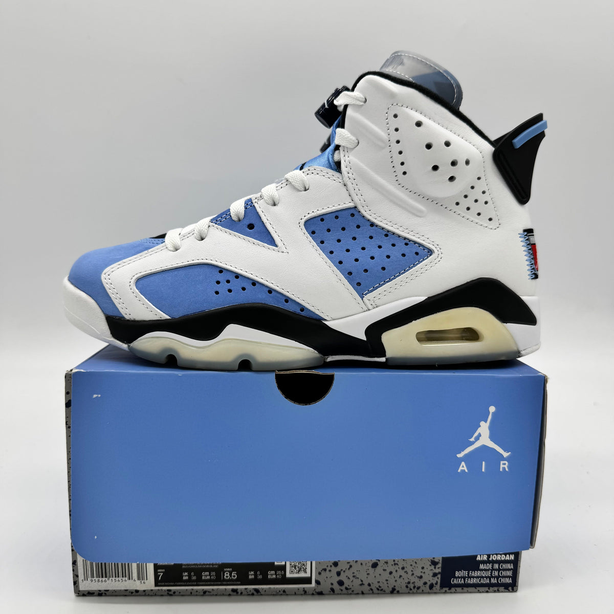 Jordan 6 UNC White