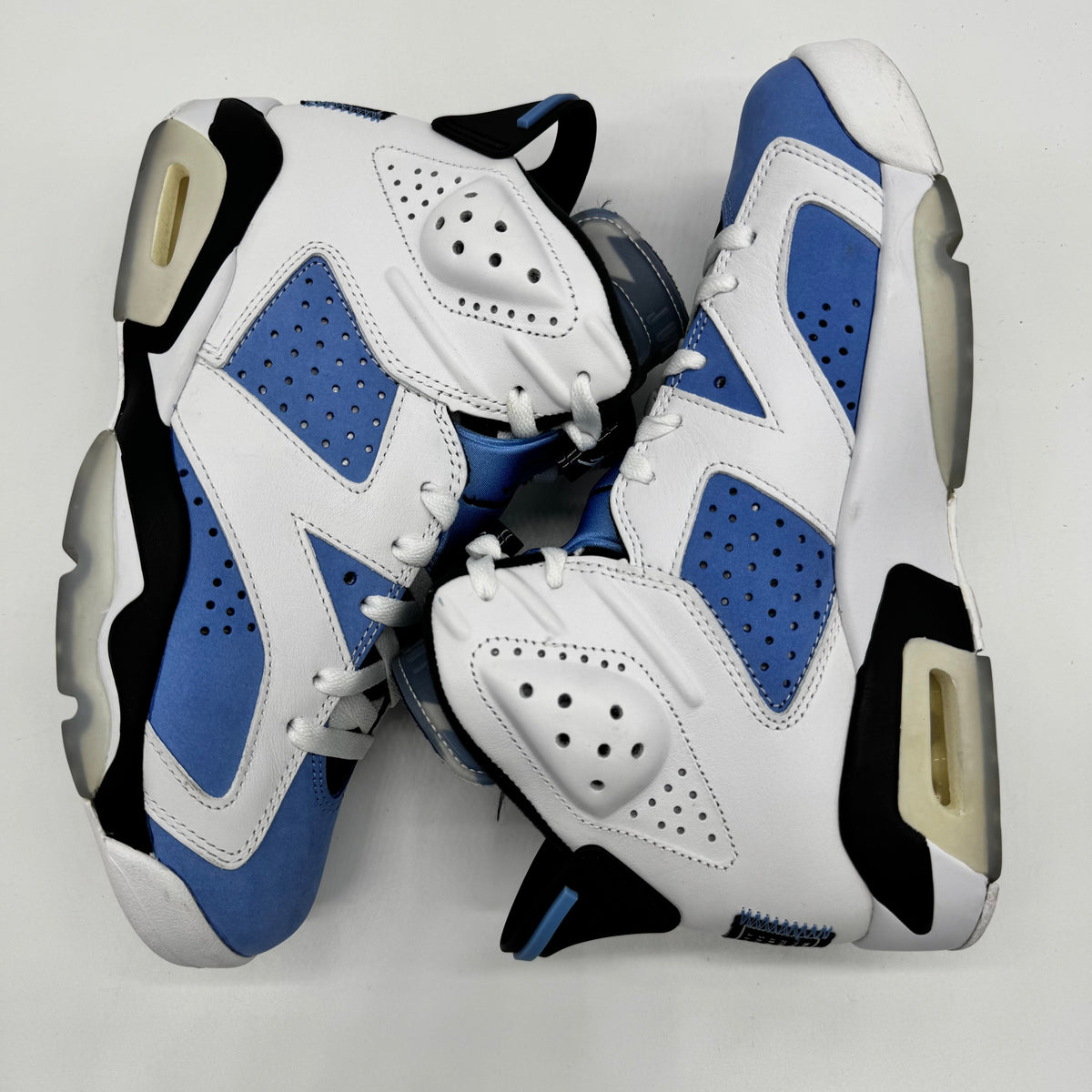 Jordan 6 UNC White
