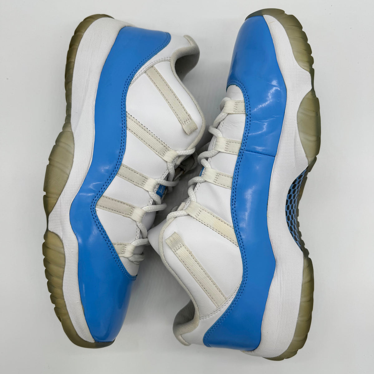 Jordan 11 Low University Blue (2017)