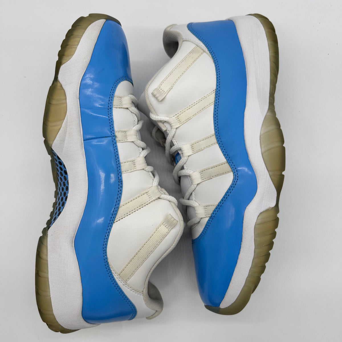 Jordan 11 Low University Blue (2017)