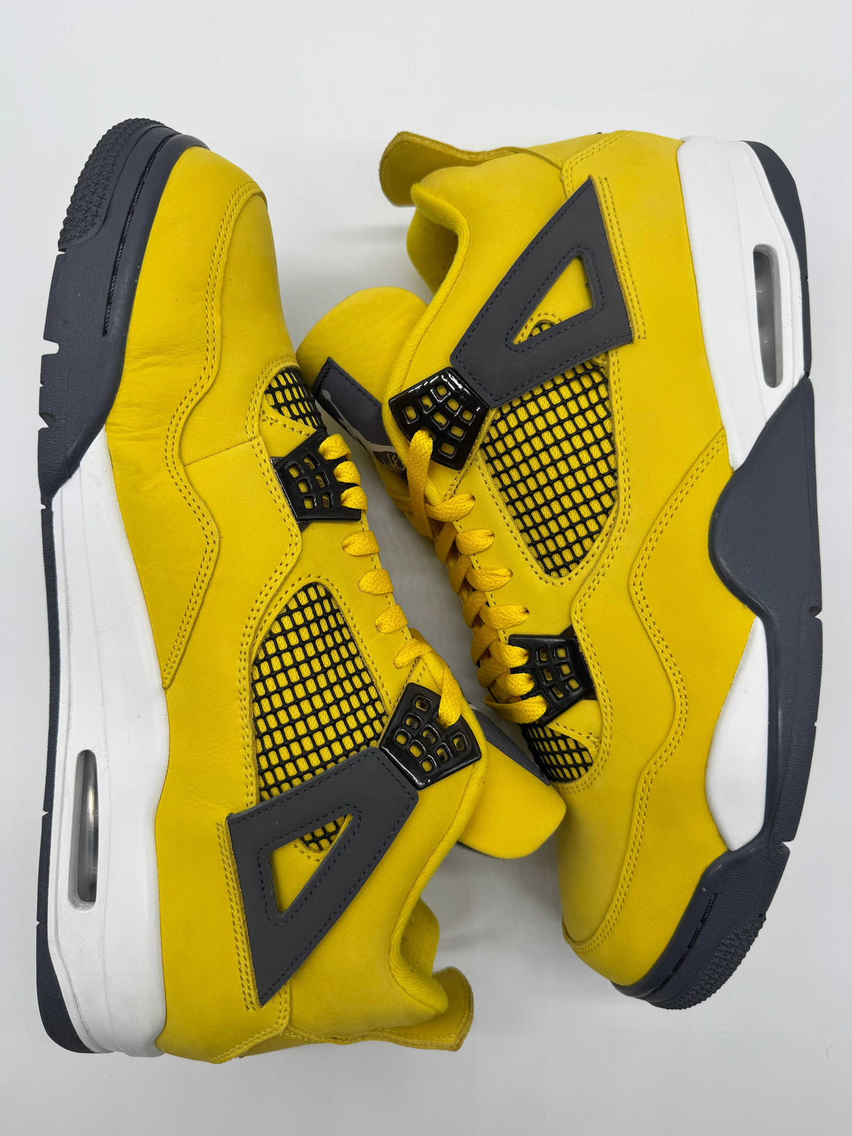 Jordan 4 Lightning (2021)