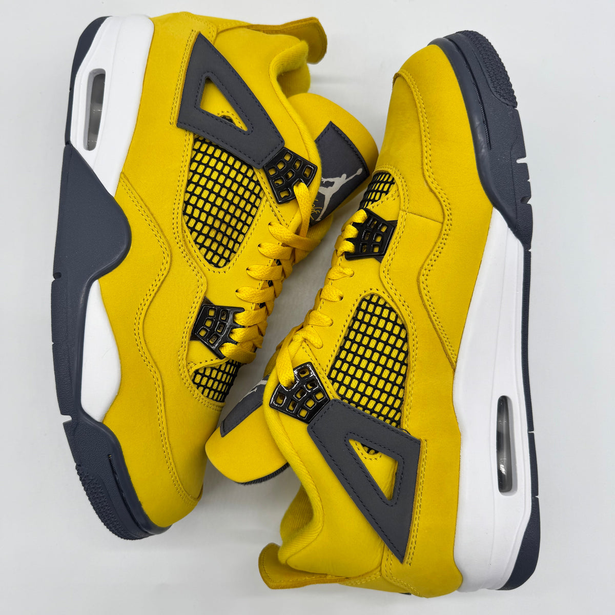 Jordan 4 Lightning (2021)