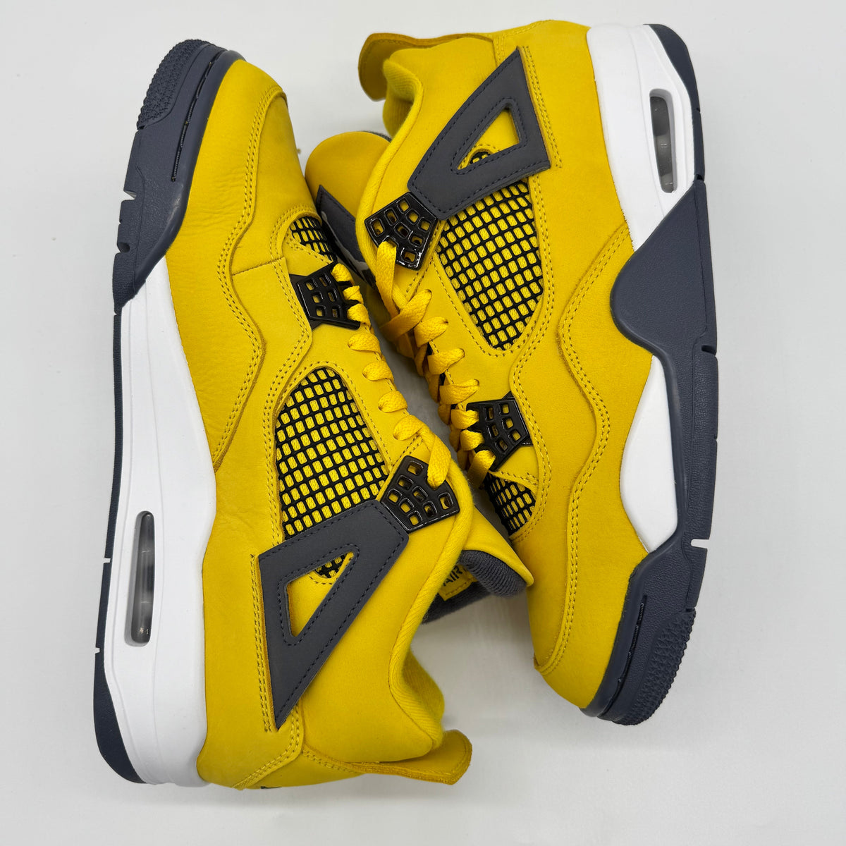 Jordan 4 Lightning (2021)