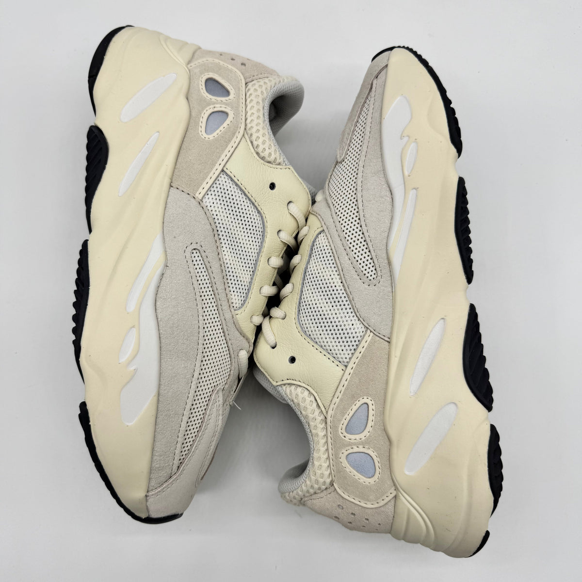 Adidas Yeezy Boost 700 Analog