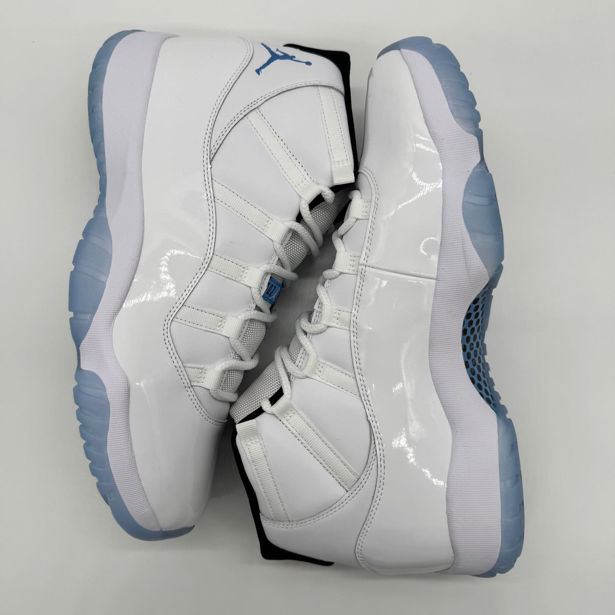 Jordan 11 Legend Blue (2024)