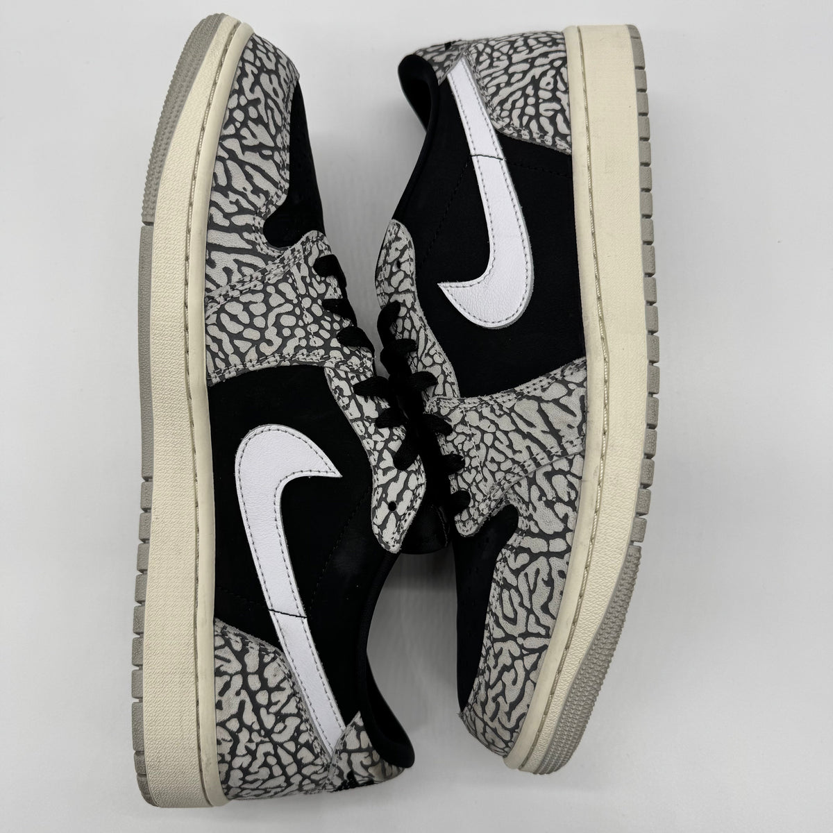 Jordan 1 Low Black Cement