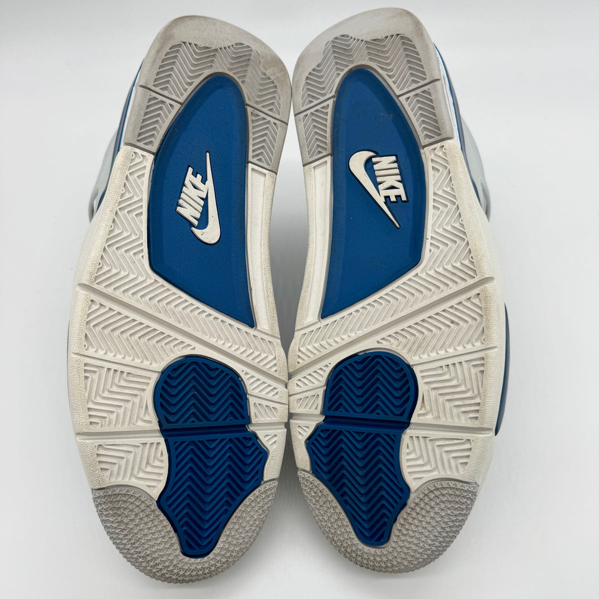 Jordan 4 Military Blue  (2024)