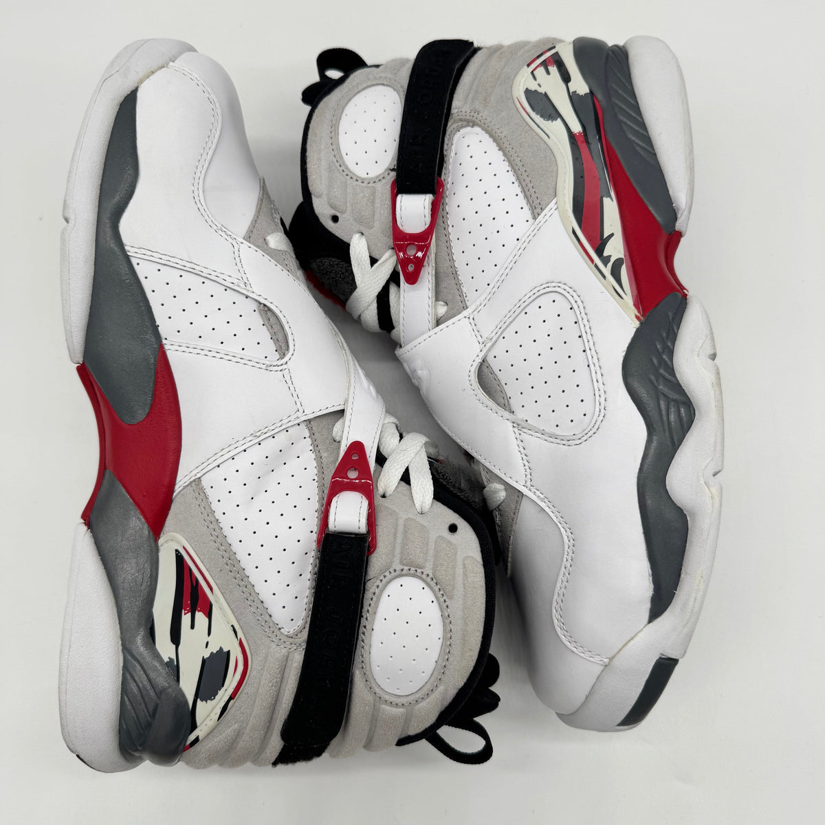 Jordan 8 Bugs Bunny (2013)