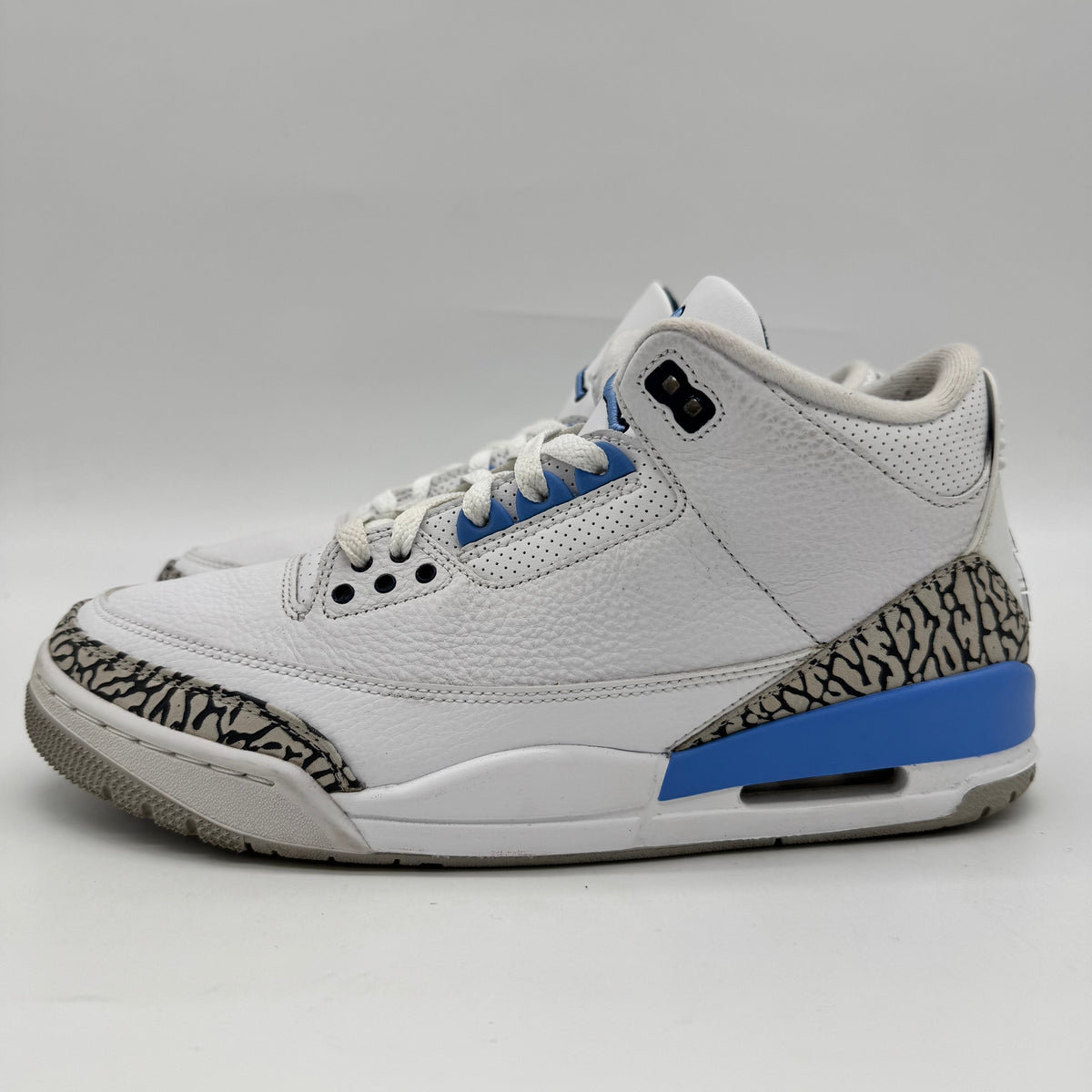Jordan 3 UNC (2020)