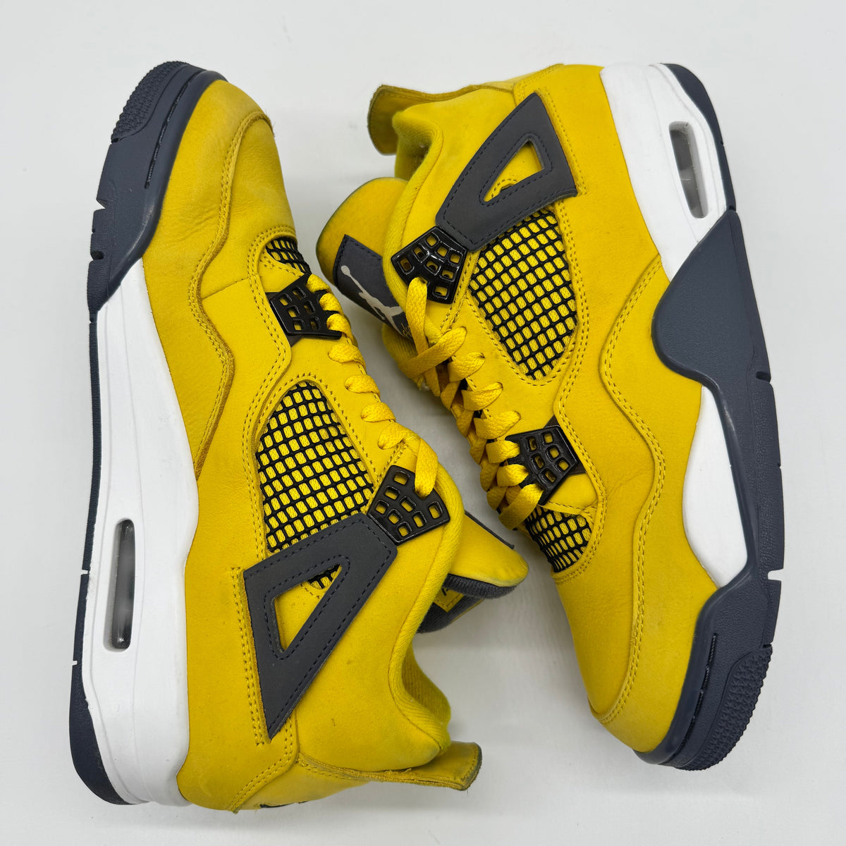 Jordan 4 Lightning (2021)