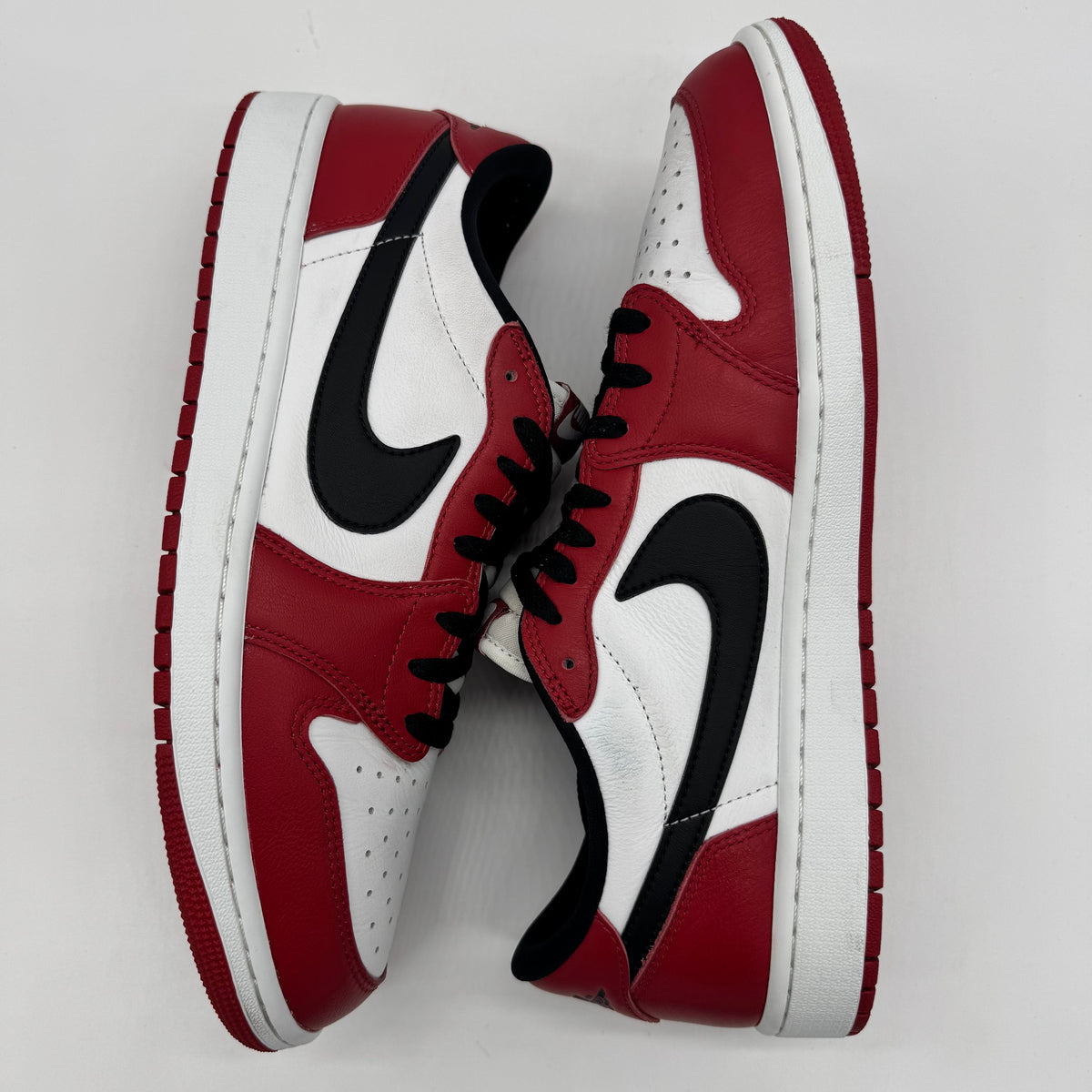 Jordan 1 Low OG Chicago (2025)
