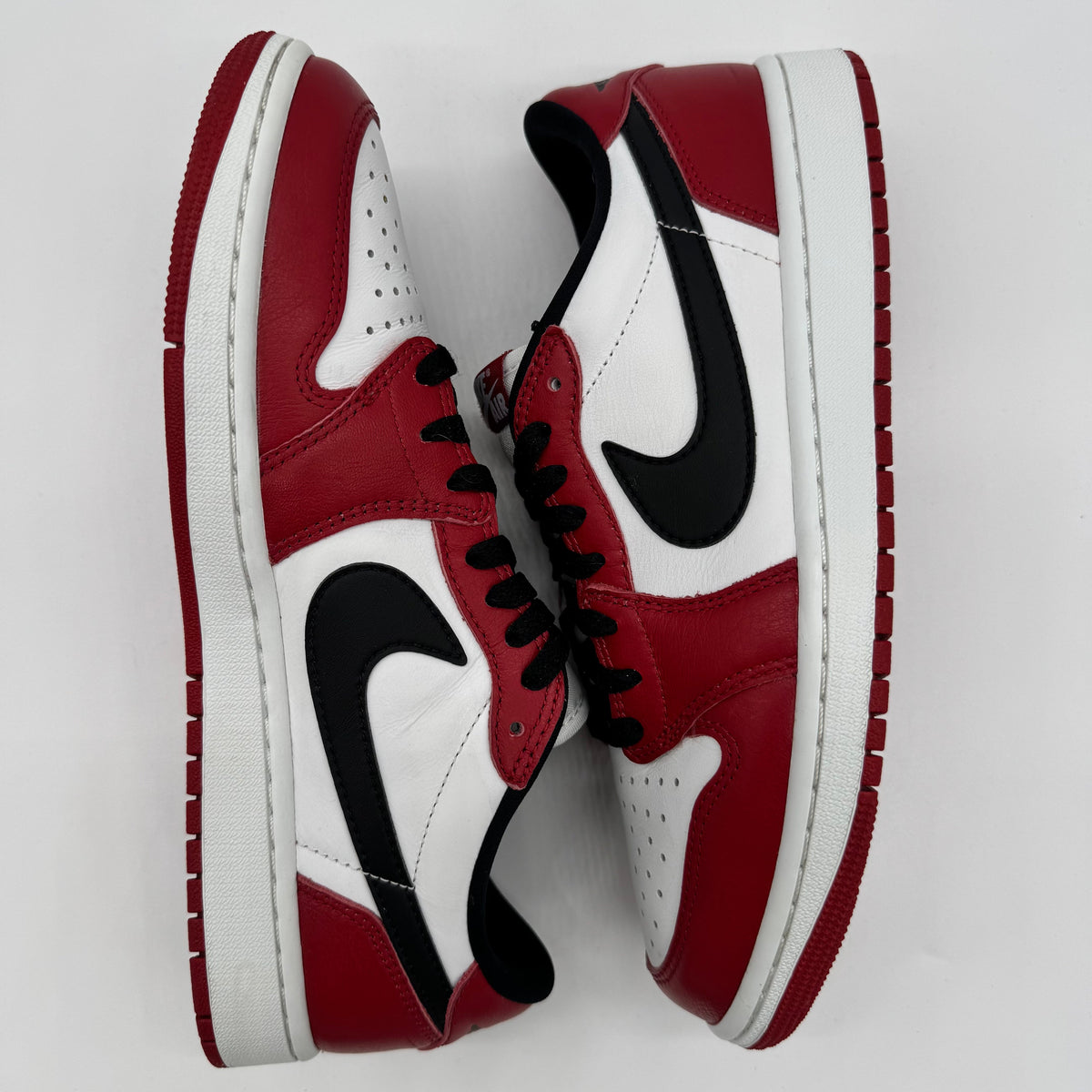 Jordan 1 Low Chicago (2025)