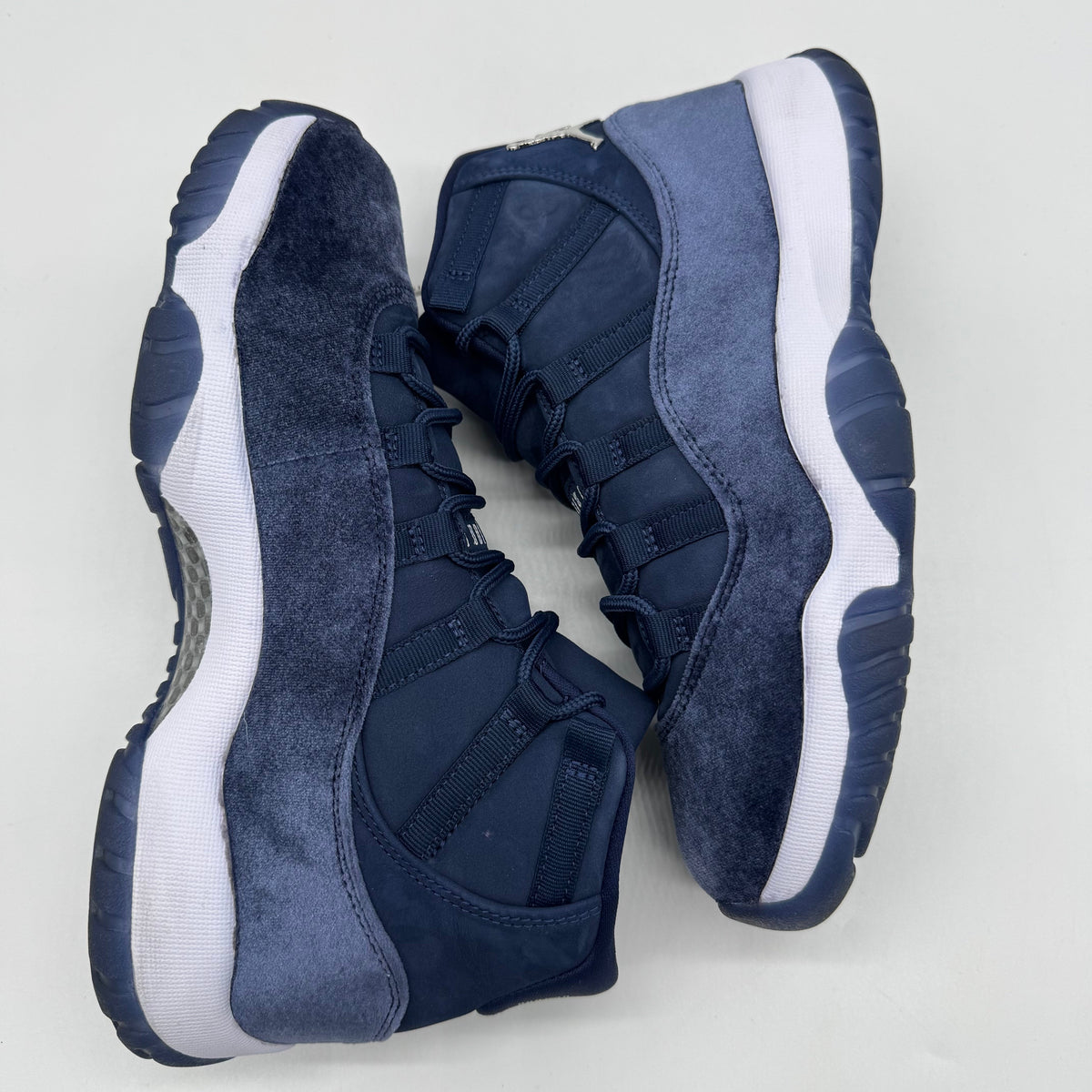 Jordan 11 Midnight Navy (Women's)