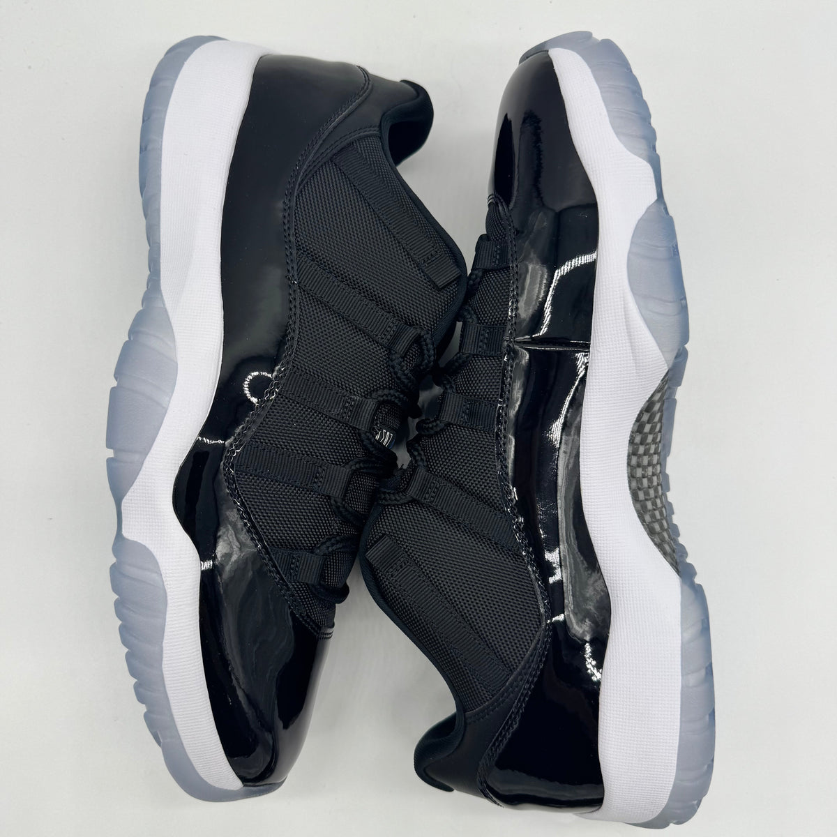 Jordan 11 Low Space Jam
