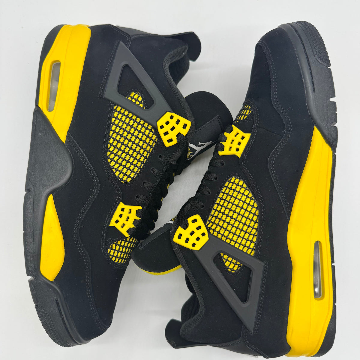 Jordan 4 Thunder (2023)
