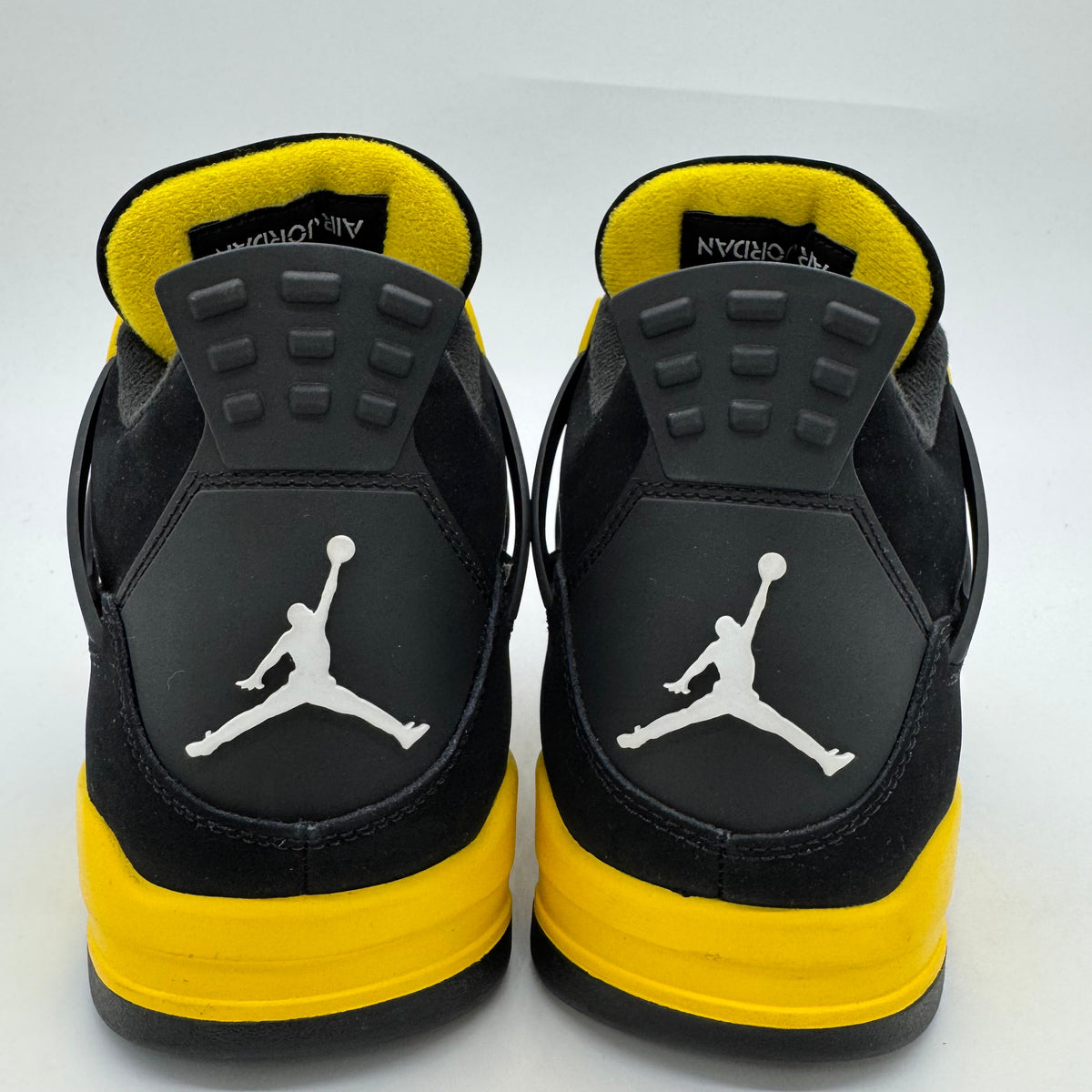 Jordan 4 Thunder (2023)