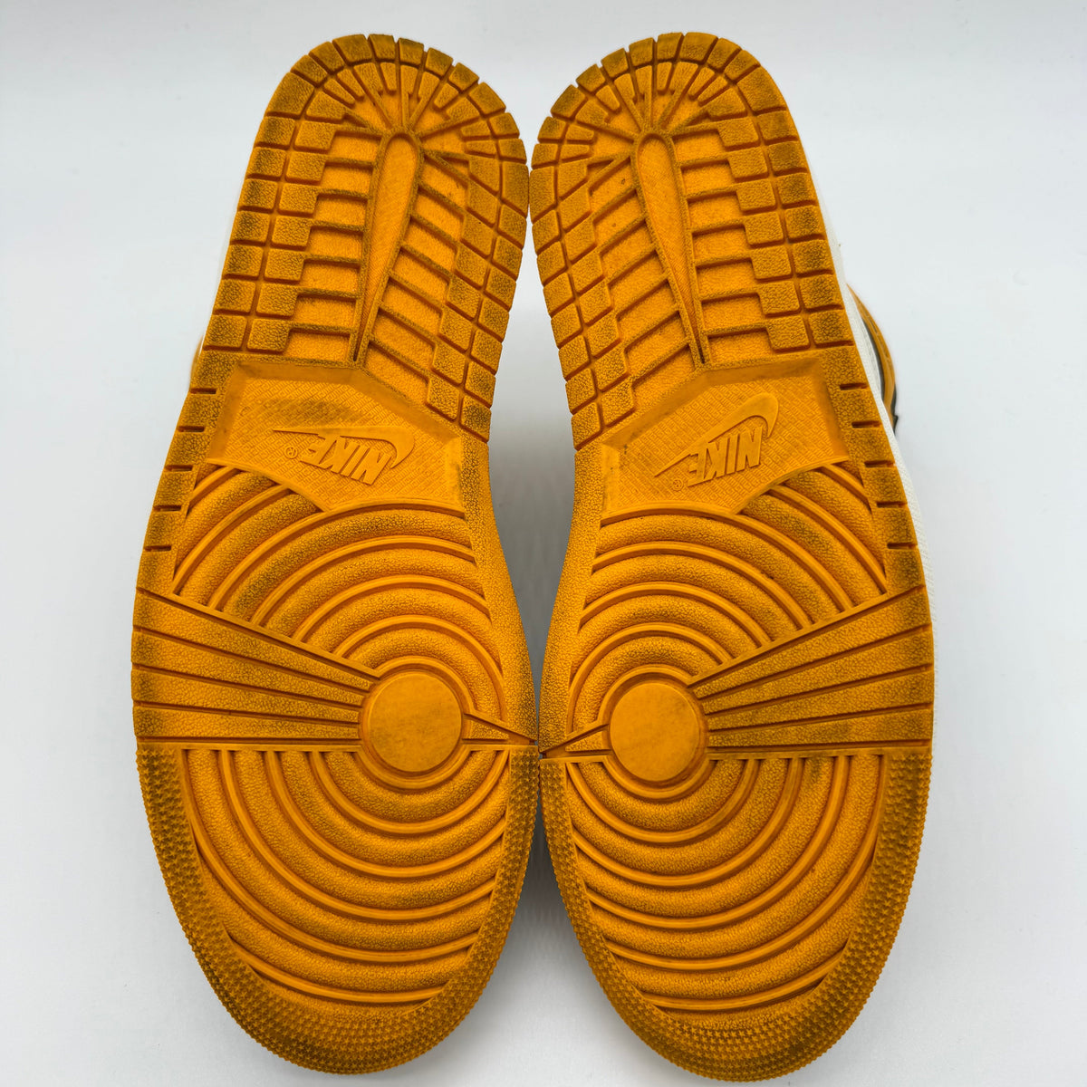 Jordan 1 High OG Taxi